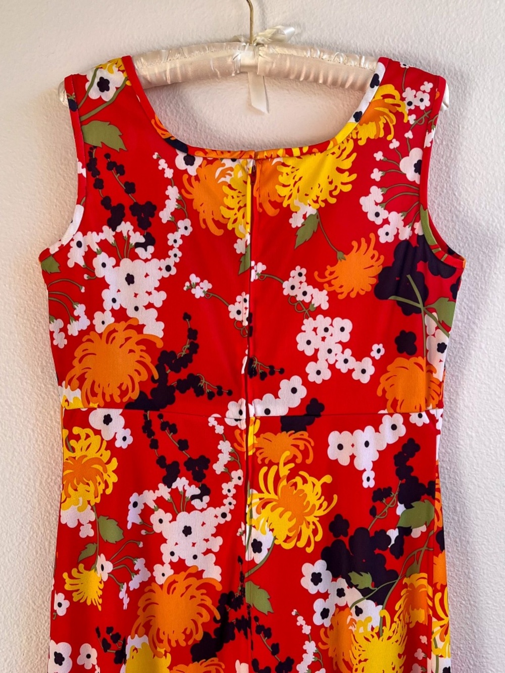 Vibrant Vintage 1960s Red Floral Midi Dress (L) - Picture 10 of 12